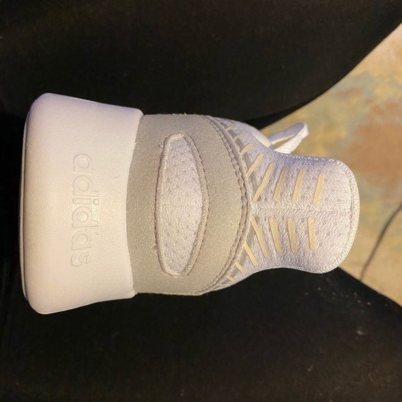 ASWEERUN Adidas shoes - Picture 6 of 7